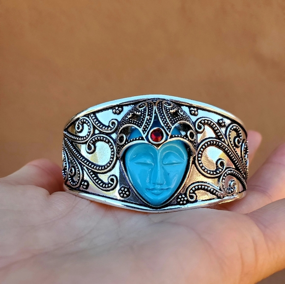 New Carved Goddess Face Garnet Silver Bracelet. - Picture 4 of 8